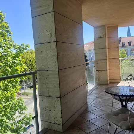 Rondo Verona - Free, Secure Parking For Guests Wroclaw